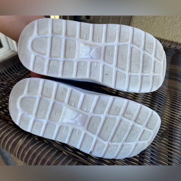 Puma Black & White Kids Size 9C StrapOn Shoes - Picture 4 of 5